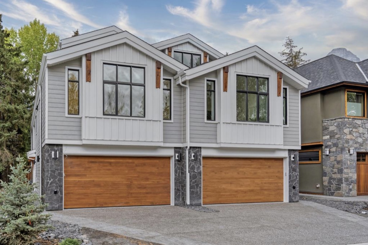 Semi-detached home in Calgary